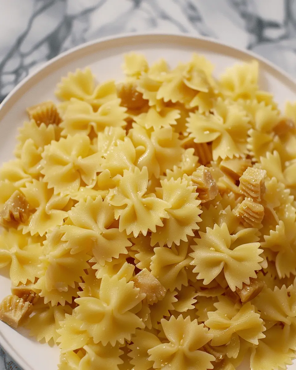 Buttery Pasta Stars: Easy Comfort Food with Turkey Bacon and Chicken Ham